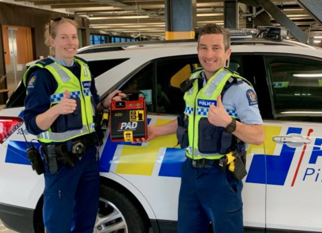 Defibrillators rolled out to 368 Police vehicles - Inside Government NZ