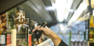 Tauranga council toasts bottle store compliance