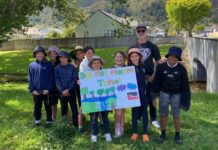 Lower Hutt kids dive into eel safety campaign